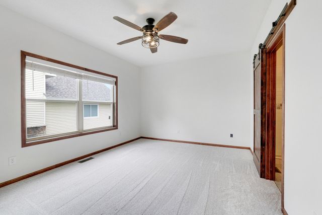 7018 15th Street N, Oakdale, MN 55128
