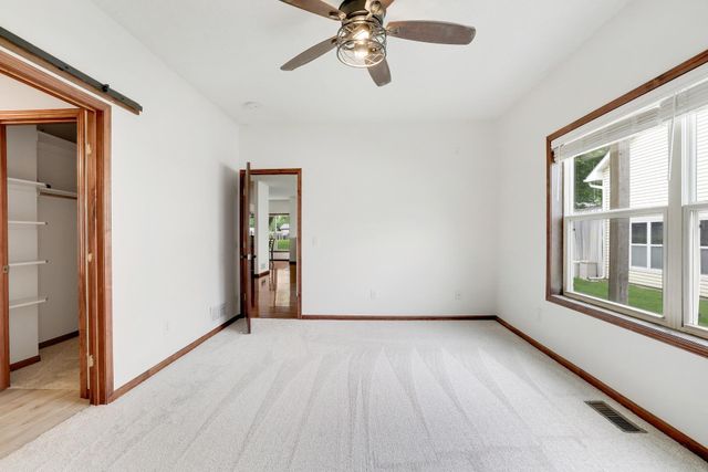 7018 15th Street N, Oakdale, MN 55128