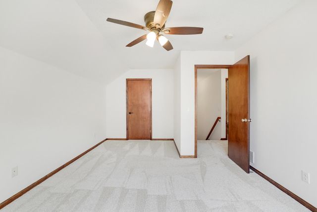 7018 15th Street N, Oakdale, MN 55128