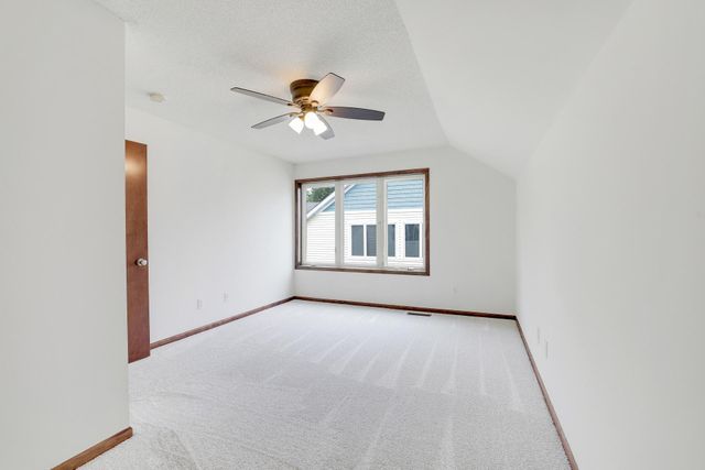 7018 15th Street N, Oakdale, MN 55128