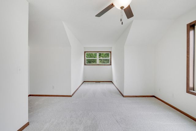 7018 15th Street N, Oakdale, MN 55128
