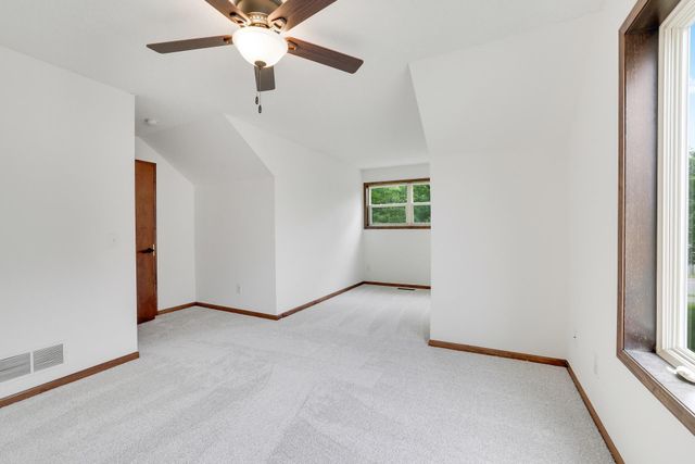 7018 15th Street N, Oakdale, MN 55128
