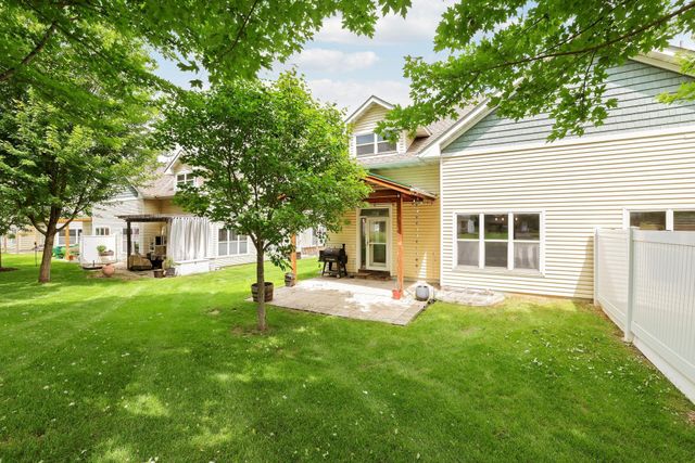 7018 15th Street N, Oakdale, MN 55128