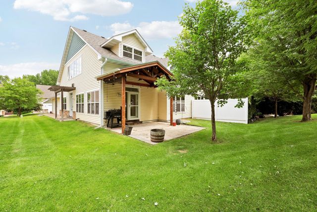 7018 15th Street N, Oakdale, MN 55128