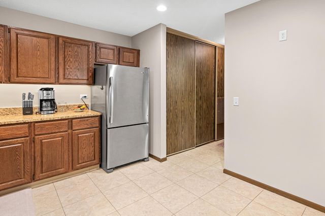 13401 Pepperwood Circle, Minnetonka, MN 55305