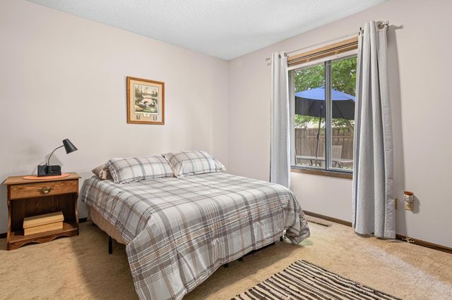 13401 Pepperwood Circle, Minnetonka, MN 55305