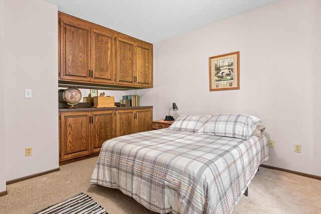 13401 Pepperwood Circle, Minnetonka, MN 55305