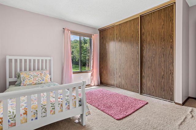 13401 Pepperwood Circle, Minnetonka, MN 55305