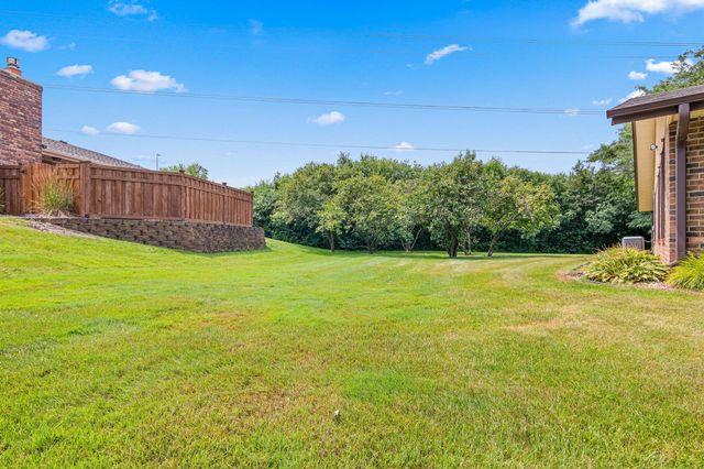 13401 Pepperwood Circle, Minnetonka, MN 55305
