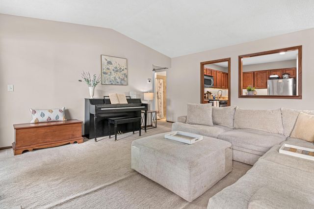 13401 Pepperwood Circle, Minnetonka, MN 55305