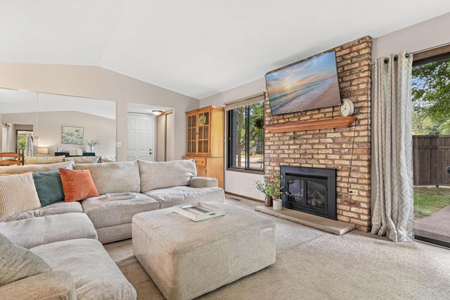 13401 Pepperwood Circle, Minnetonka, MN 55305