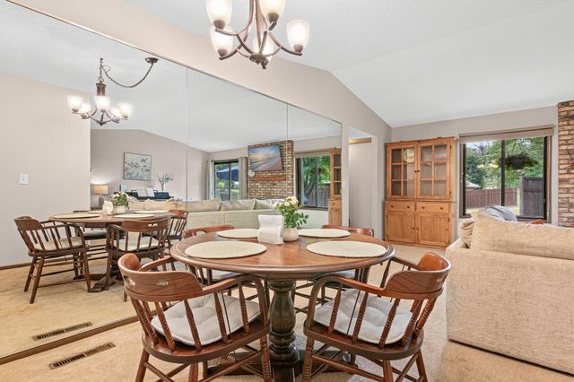 13401 Pepperwood Circle, Minnetonka, MN 55305