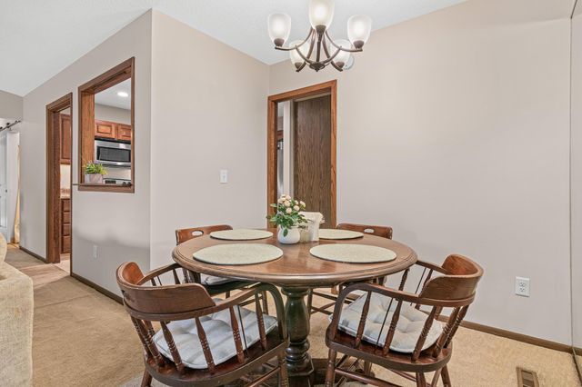 13401 Pepperwood Circle, Minnetonka, MN 55305