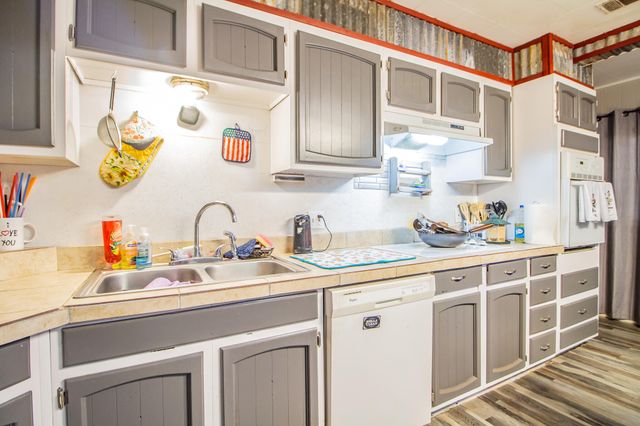 2312 N 4th Street, Tahoka, TX 79373