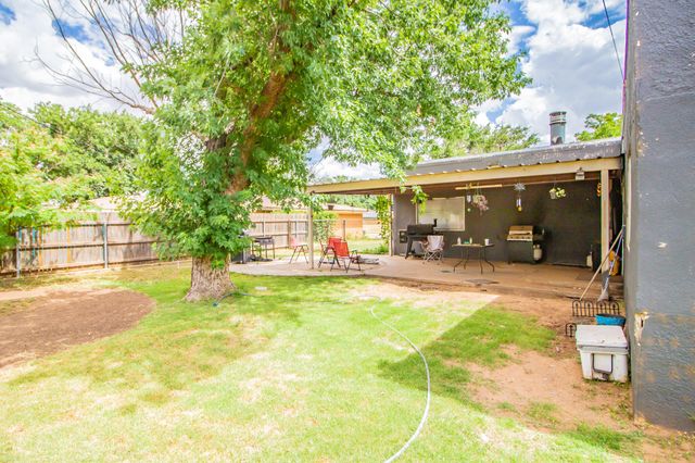 2312 N 4th Street, Tahoka, TX 79373