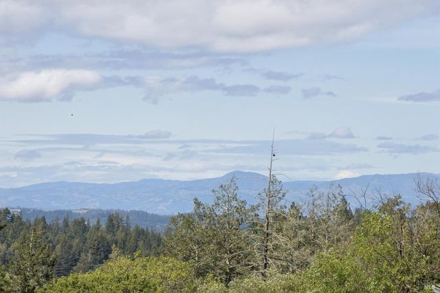 11740 Occidental Rd, Sebastopol, CA 95472