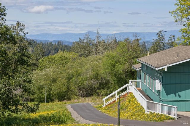 11740 Occidental Rd, Sebastopol, CA 95472