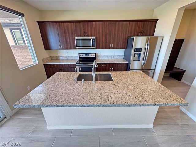 4882 East Beacon Ridge Drive, Pahrump, NV 89061