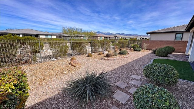 4882 East Beacon Ridge Drive, Pahrump, NV 89061