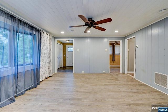 89 Tintle Avenue, West Milford, NJ 07480