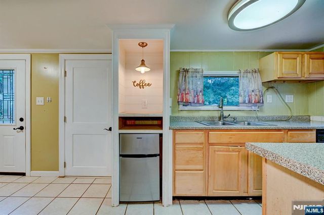 89 Tintle Avenue, West Milford, NJ 07480