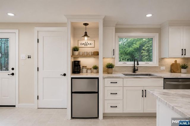 89 Tintle Avenue, West Milford, NJ 07480
