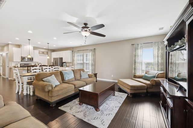 2608 Bluffton Ln, Columbia, TN 38401