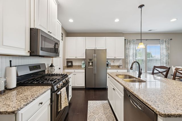 2608 Bluffton Ln, Columbia, TN 38401