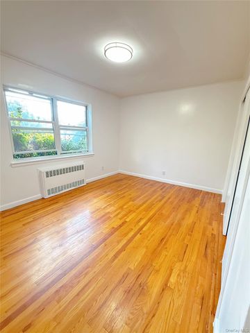 200-21 39 Ave, Bayside, NY 11361