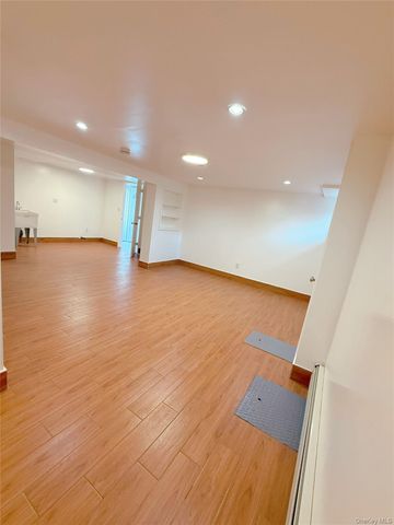 200-21 39 Ave, Bayside, NY 11361
