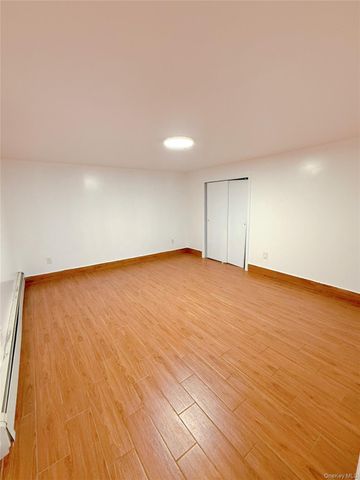 200-21 39 Ave, Bayside, NY 11361