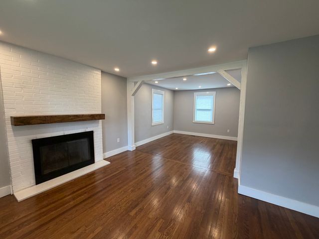 150 W Jersey Street SF, Dedham, MA 02026
