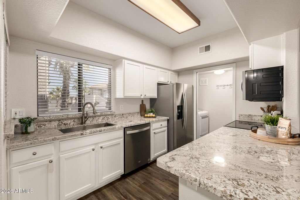 10401 N SAGUARO Boulevard 323, Fountain Hills, AZ 85268 — exterior