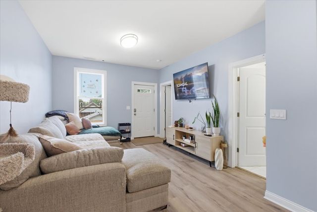 3112 S May Street 2R, Chicago, IL 60608