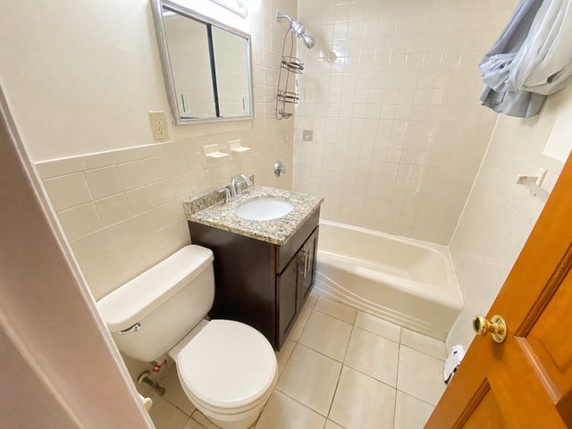 264 Grove Street 7, Newton, MA 02466