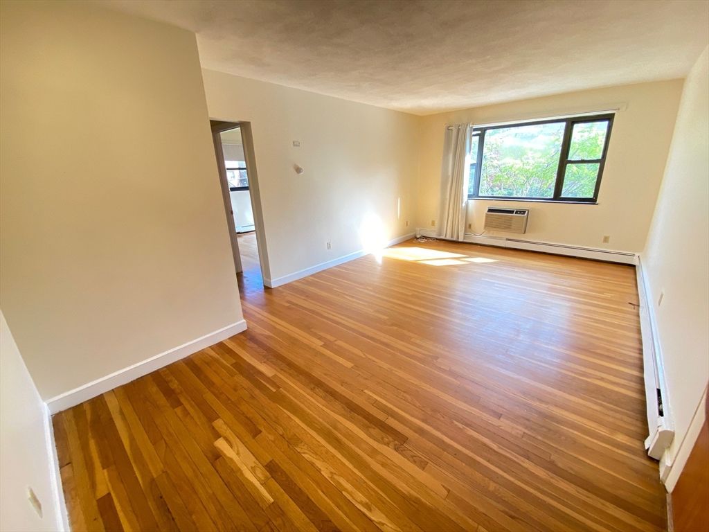 264 Grove Street 7, Newton, MA 02466