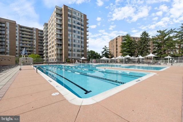 3001 VEAZEY NW #116, Washington, DC 20008