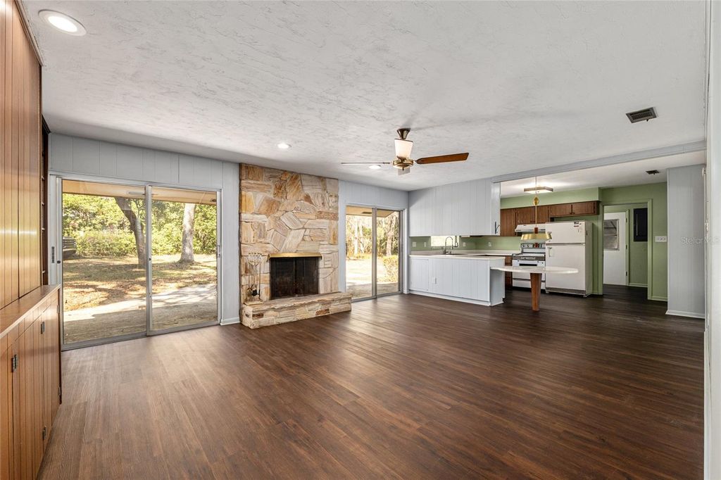 Image 17 of property listing at 2814 NW 13TH COURT, Gainesville, FL 32605