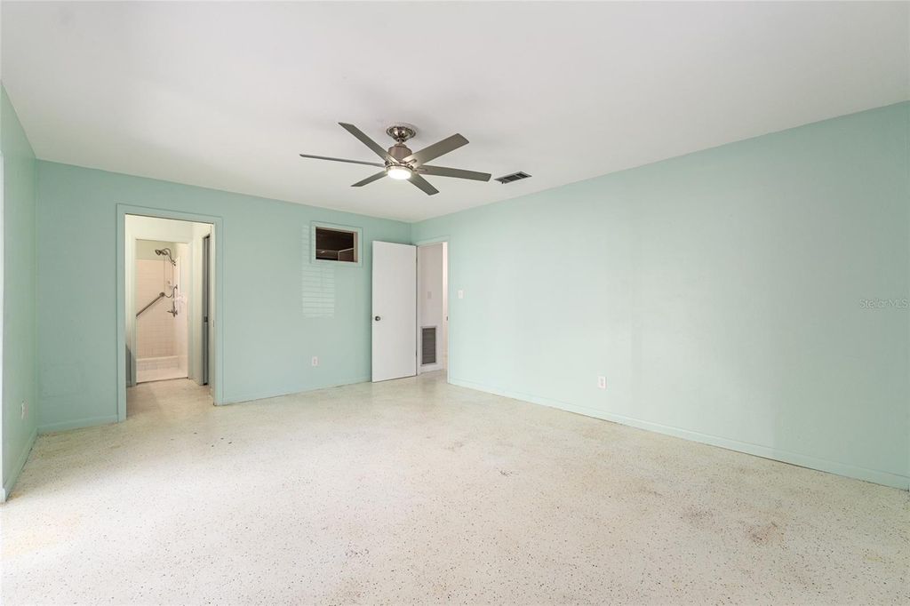 Image 31 of property listing at 2814 NW 13TH COURT, Gainesville, FL 32605