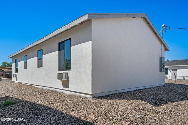 4743 E 1st Street, Tucson, AZ 85711