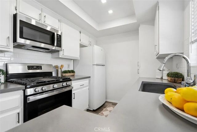 2120 Dufour Avenue 5, Redondo Beach, CA 90278