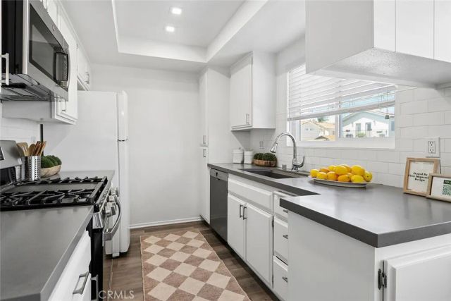 2120 Dufour Avenue 5, Redondo Beach, CA 90278