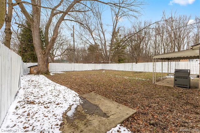 23225 Albion Avenue, Farmington, MI 48336