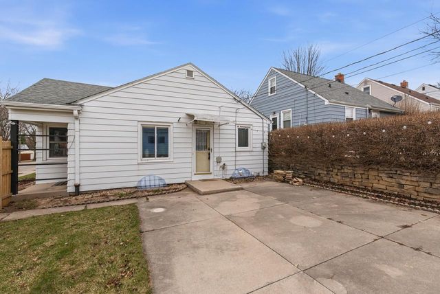 8824 W Locust STREET, Milwaukee, WI 53222