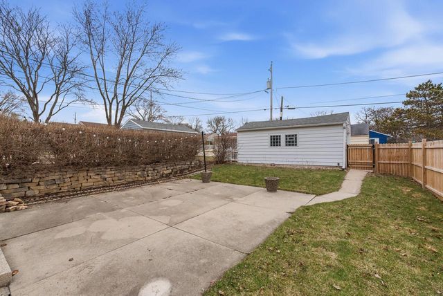 8824 W Locust STREET, Milwaukee, WI 53222