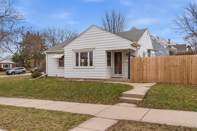 8824 W Locust STREET, Milwaukee, WI 53222