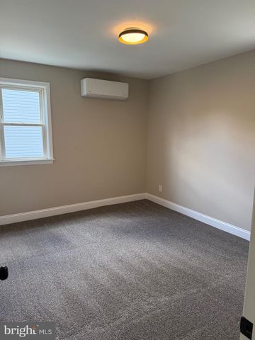 9 E WILLIAMS AVE, Barrington, NJ 08007