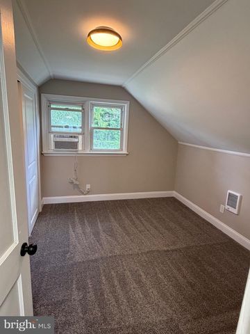 9 E WILLIAMS AVE, Barrington, NJ 08007