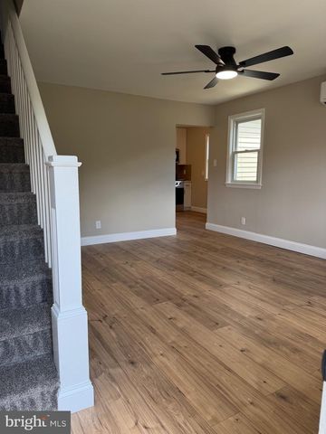 9 E WILLIAMS AVE, Barrington, NJ 08007