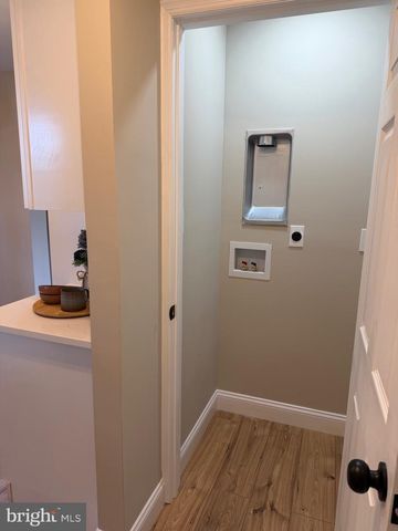 9 E WILLIAMS AVE, Barrington, NJ 08007